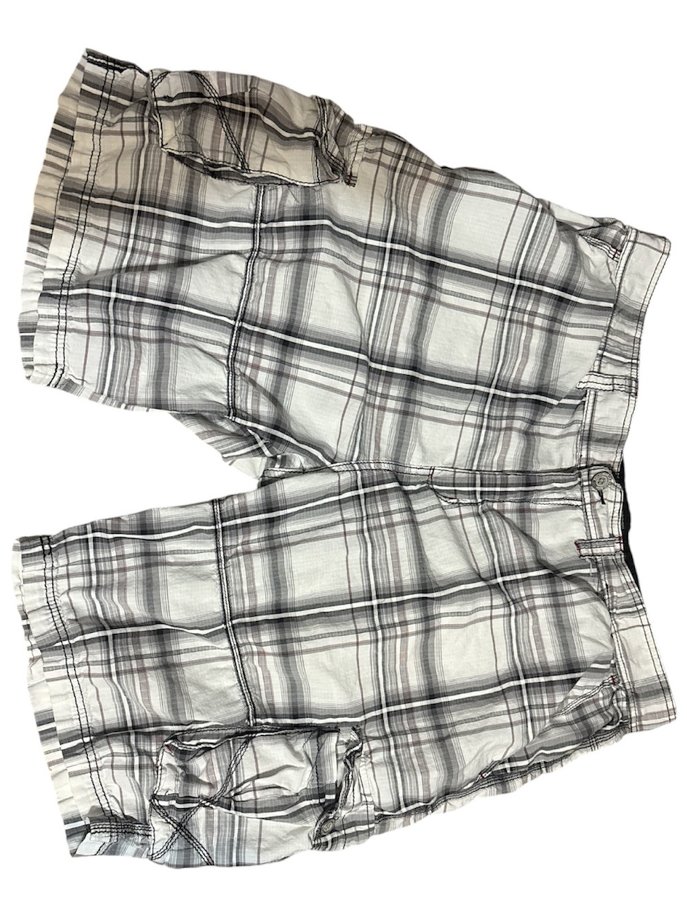 BKE Men's White and Gray Plaid Cargo Shorts